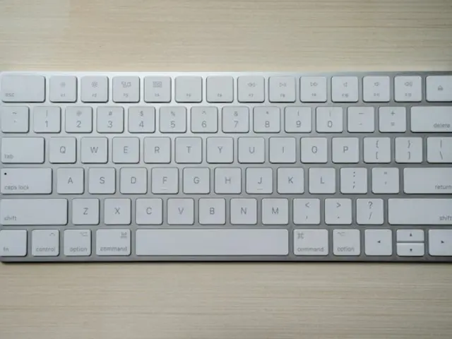 Механическая кастомная клавиатура с RGB и свитчами Gateron